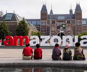 Letreiro de Amsterdam substituído por I Amazonia